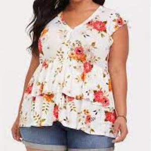 TORRID- SUPER SOFT IVORY FLORAL BUTTON FRONT BABYDOLL TOP- Size 00